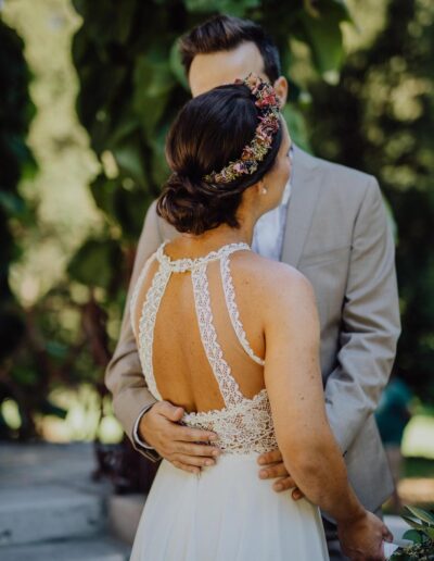 Hochzeit im Salzkammergut Visagistik und Hair zeigt ein Bild eines Brautpaares
